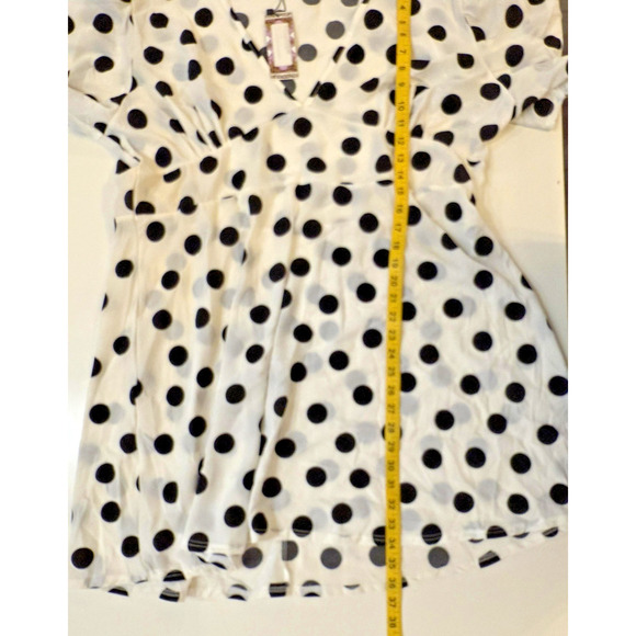 Boohoo Dress Womens 22 White Black Polka Dot Short Sleeve V Neck Flowy NWT Plus - Picture 6 of 6